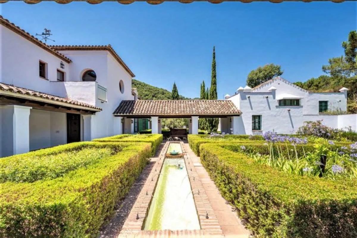 Sprzedaż niezależnego domku jednorodzinnego w Barrio El Velerín, Estepona photo 1