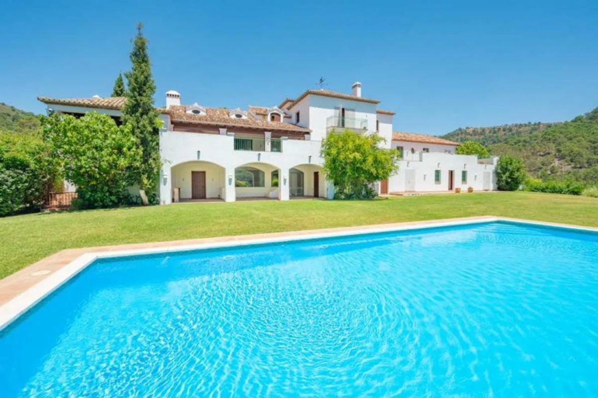 Sprzedaż niezależnego domku jednorodzinnego w Barrio El Velerín, Estepona photo 2