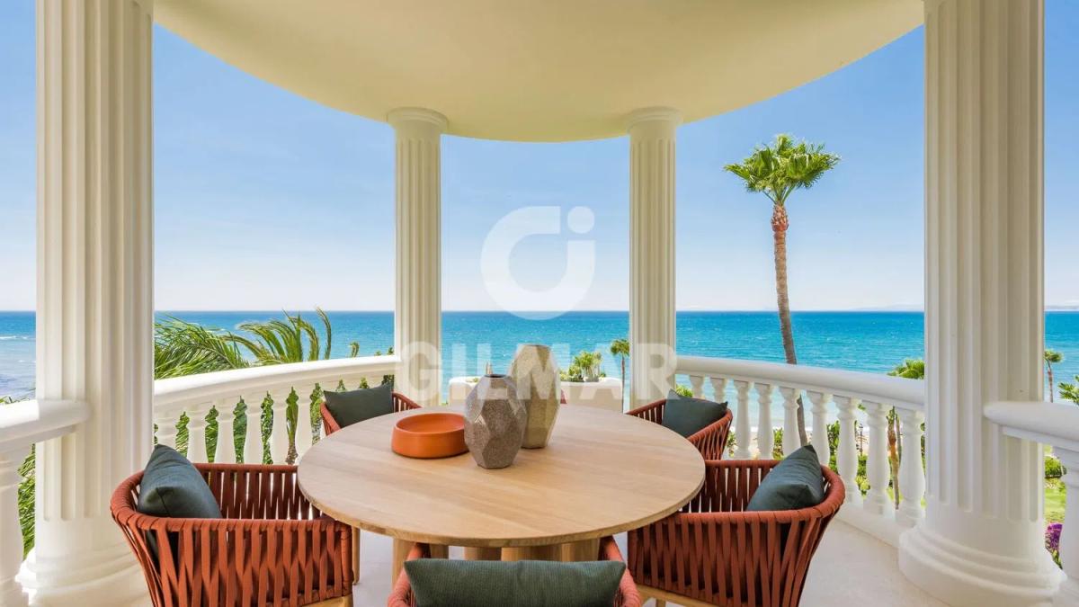 Venta de piso en Avenida del Pirata, Estepona
photo 1
