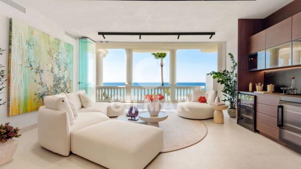 Piso en venta en Avenida del Pirata, Estepona thumbnail 1