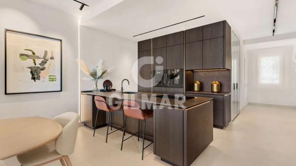 Piso en venta en Avenida del Pirata, Estepona thumbnail 2