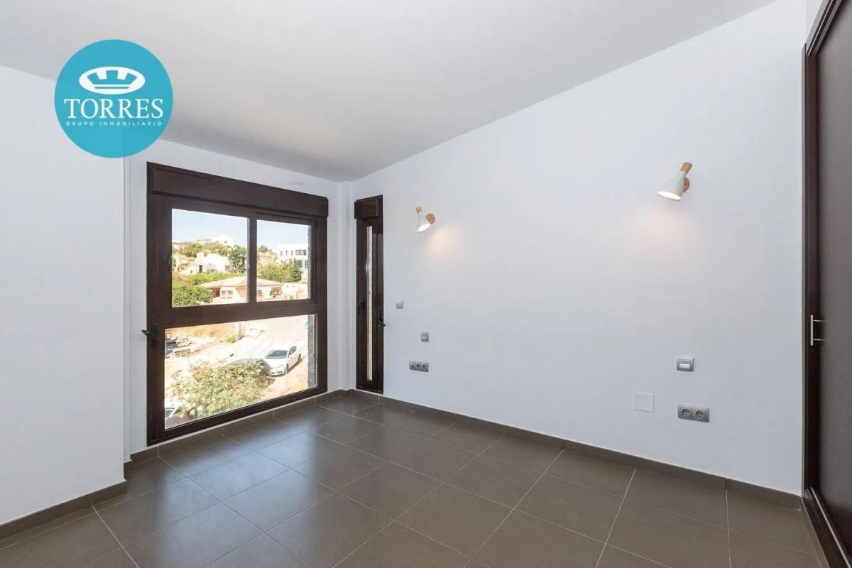 Продажа отдельного шале в  Calle Flaminio, Эстепона photo 4