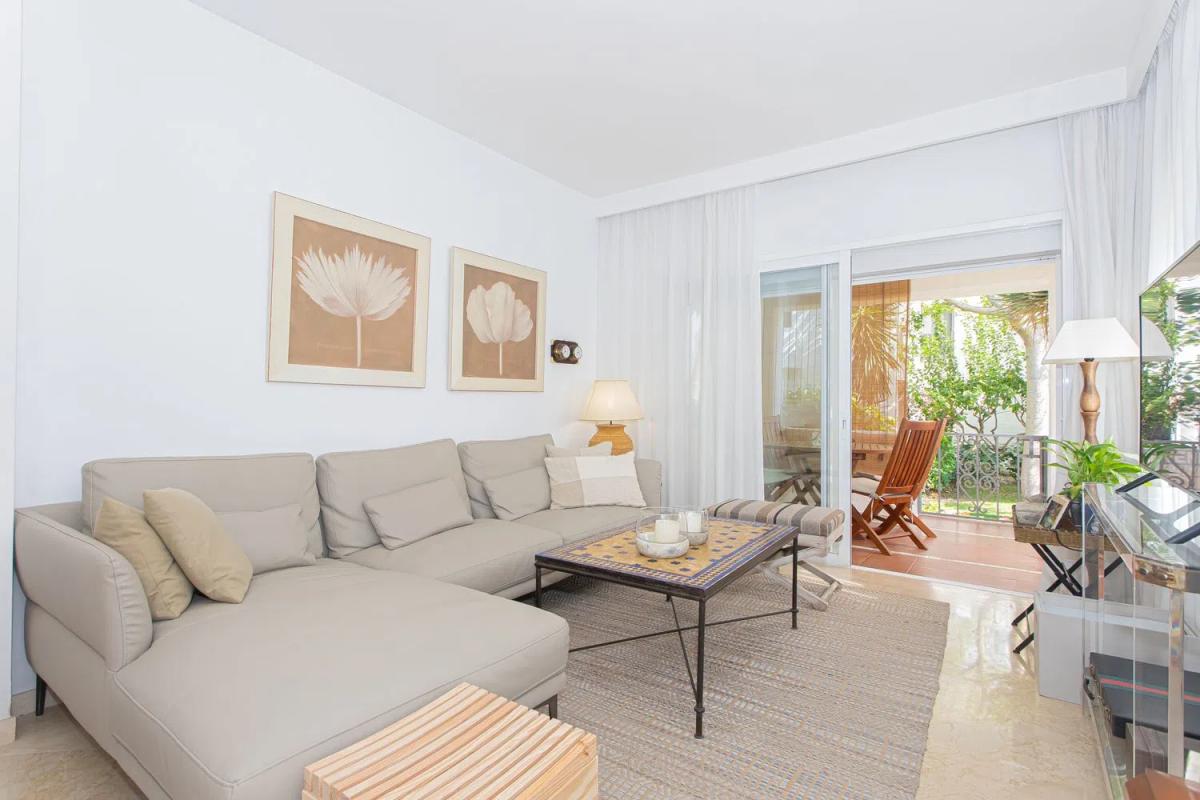 Venta de piso en Calle Trajano, Estepona
photo 2