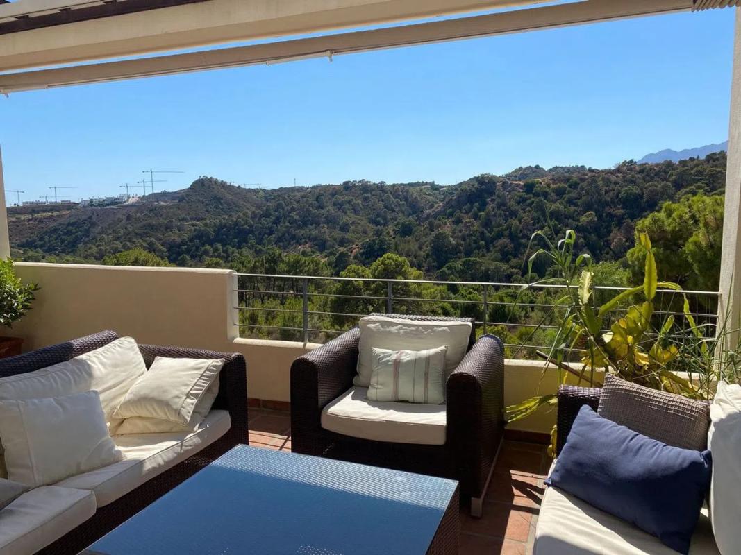 Penthouse sale in Calle de Los Nogales, Estepona photo 3