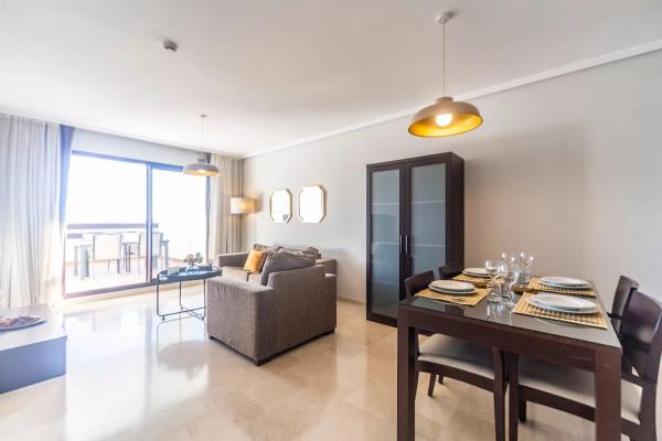Piso en venta en  Calle Flaminio, 2, Estepona photo 2