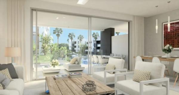 Mieszkanie na sprzedaż w Barrio El Velerín, Estepona photo 1