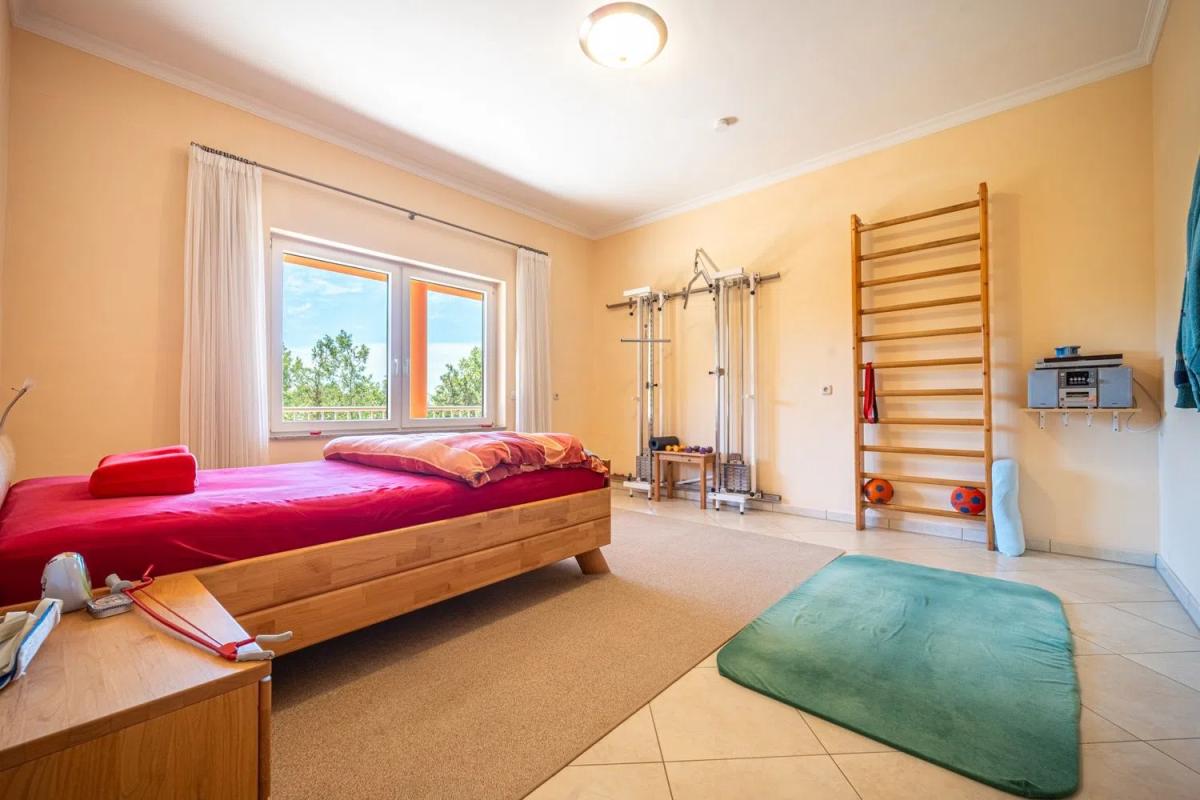 Продажа отдельного шале в  Barrio Paraiso-Barronal, Эстепона photo 4
