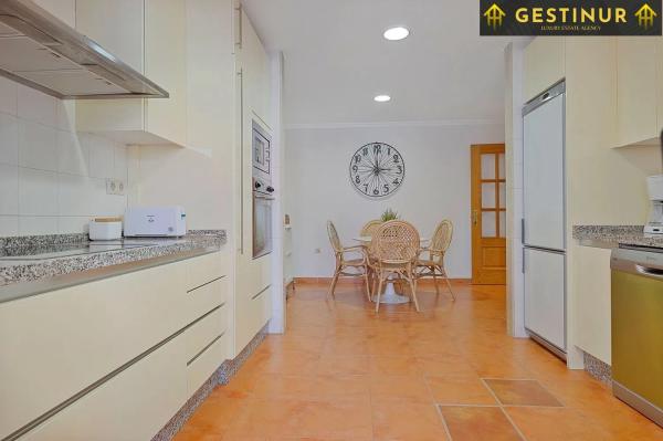Piso en venta en  Urbanizacion los Pinillos II, 40, Estepona photo 3