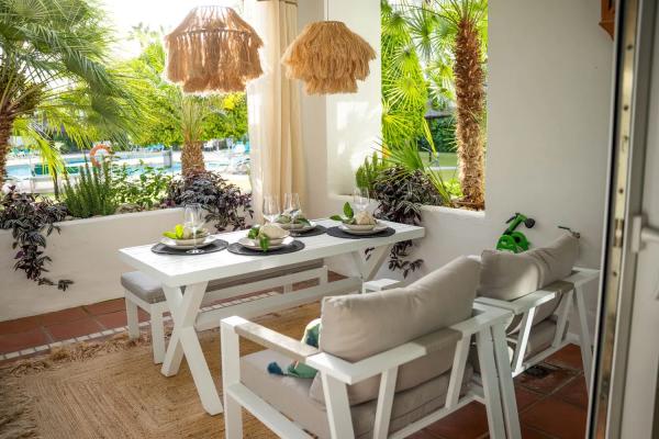 Apartment for sale in  Calle Trajano, 4, Estepona photo 2