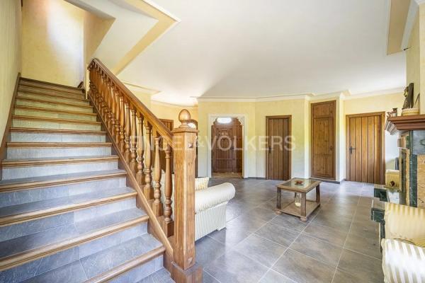 Detached villa for sale in  Barrio El Velerín, Estepona photo 3