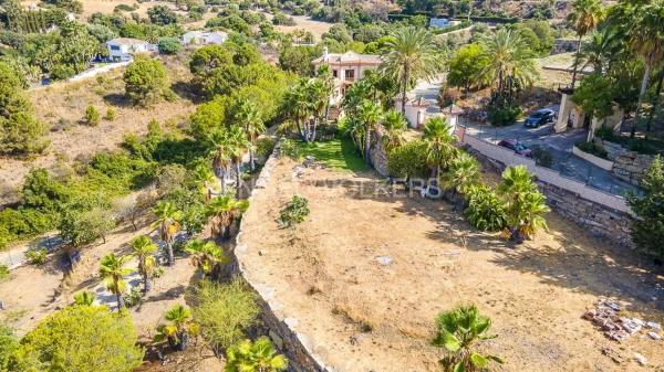 Detached villa for sale in  Barrio El Velerín, Estepona photo 4