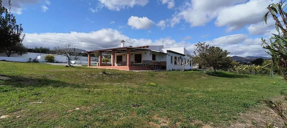Sprzedaż niezależnego domku jednorodzinnego w  Barrio Las Lomas, Estepona photo 2