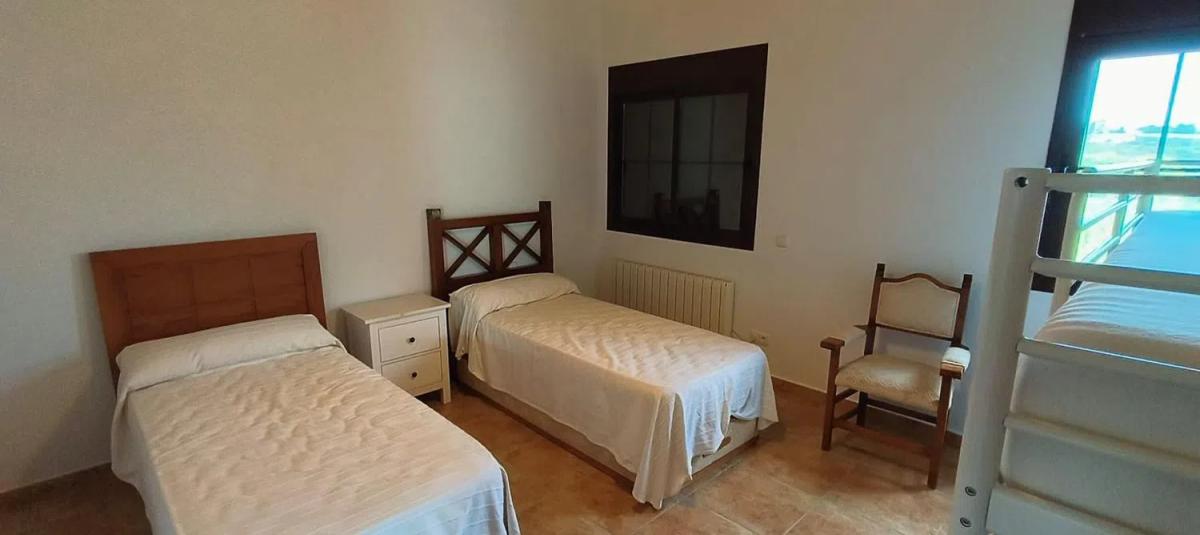 Sprzedaż niezależnego domku jednorodzinnego w  Barrio Las Lomas, Estepona photo 4