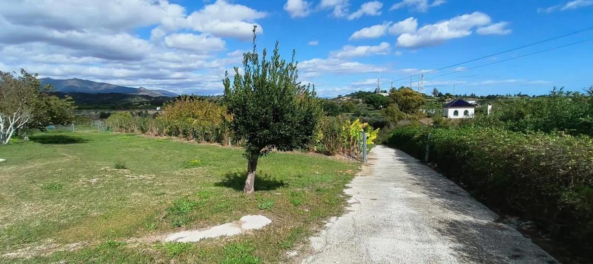 Sprzedaż niezależnego domku jednorodzinnego w  Barrio Las Lomas, Estepona photo 5
