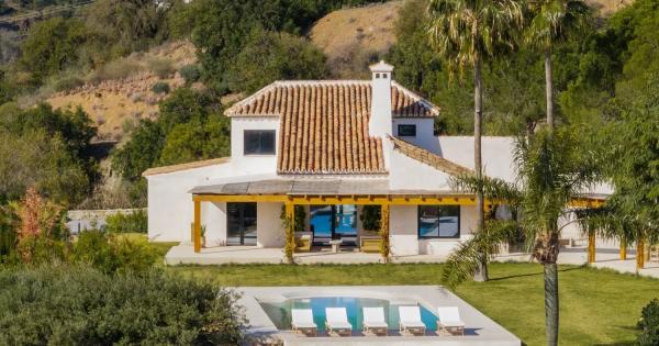 Wolnostojąca willa na sprzedaż w Urbanizacion Altos de Estepona, 1 -R, Estepona photo 1