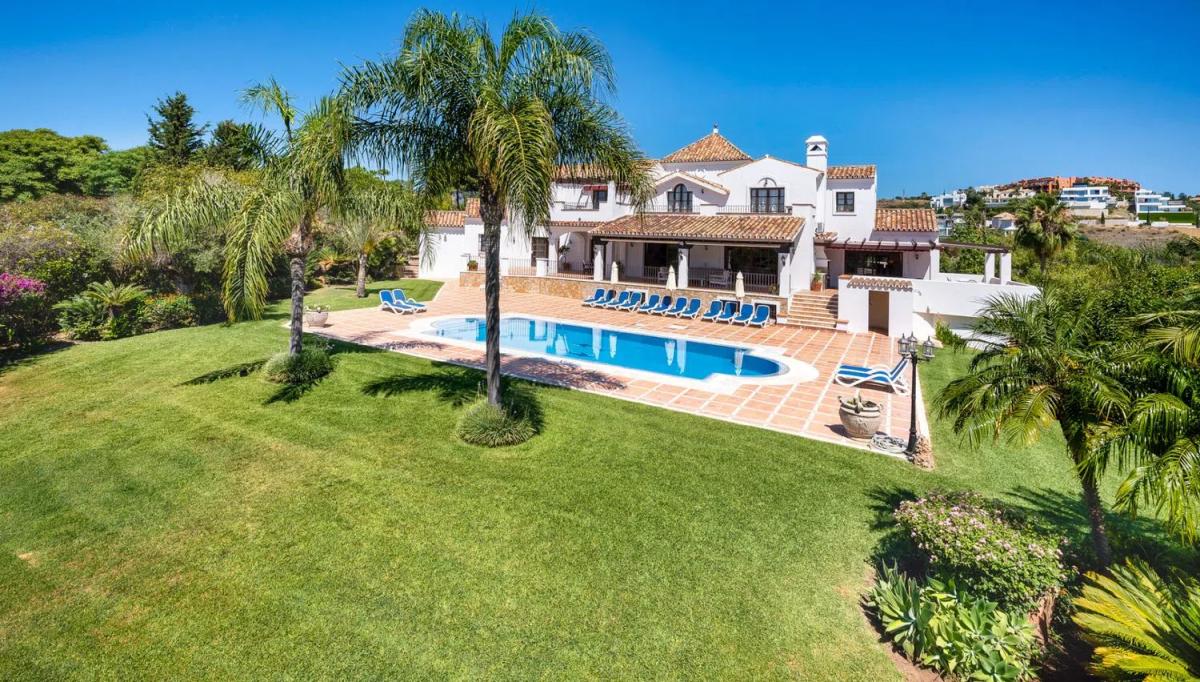 Продажа отдельного шале в Calle Los Arcos, 26 --22, Эстепона photo 1