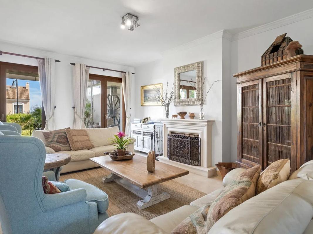 Venta de chalet independiente en Barrio Paraiso-Barronal, Estepona
 photo 2