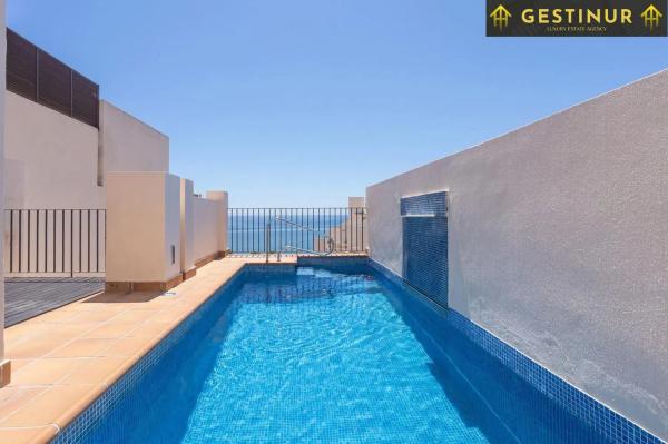 Ático en venta en  Calle del Mare Nostrum, 42, Estepona photo 1