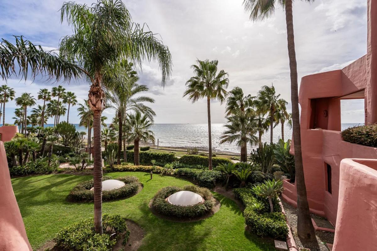 Sprzedaż duplexu w Barrio Guadalmansa, Estepona photo 1