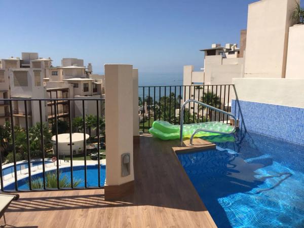 Ático en venta en  Calle del Mare Nostrum, 42, Estepona photo 1