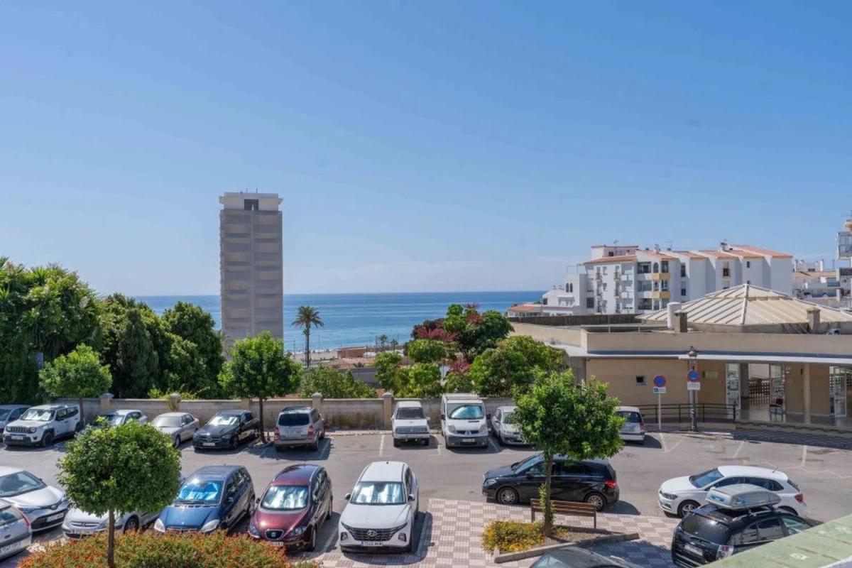 Продажа отдельного шале в Barrio Puerto de Estepona, Эстепона photo 1