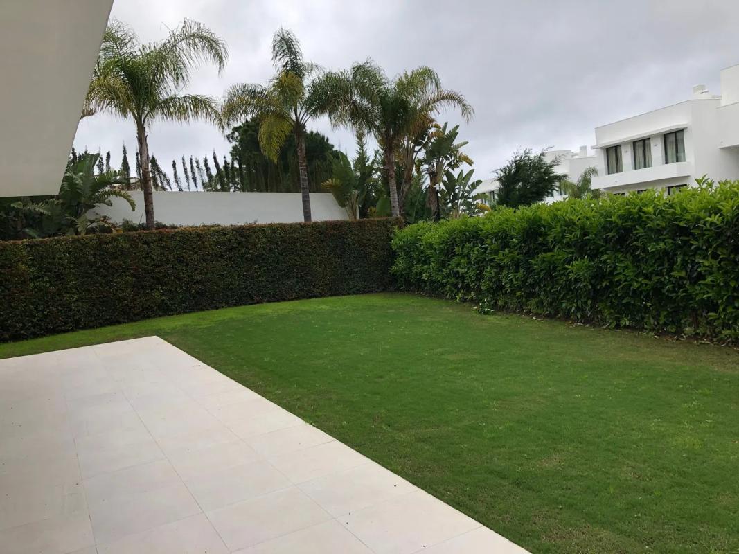 Sale of apartment in Urb Cataleya, 3 Phase 3, b, Estepona
 photo 4