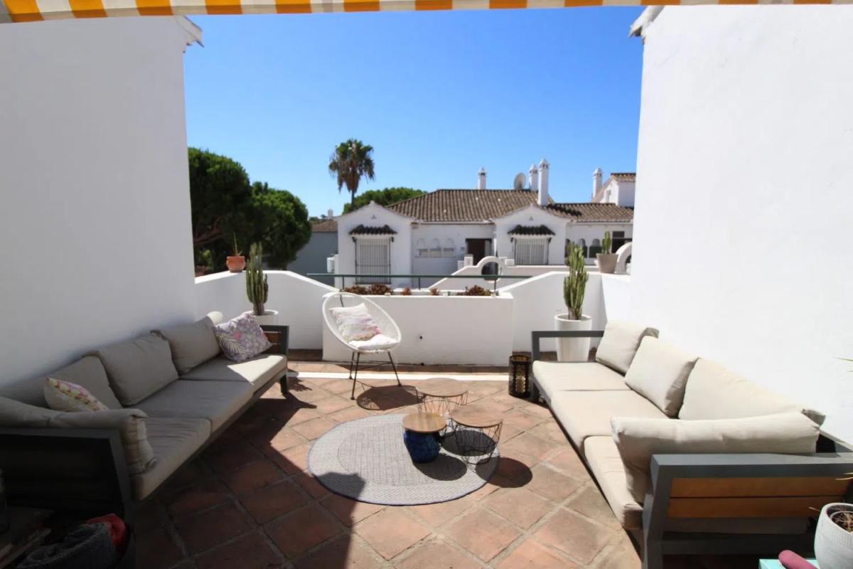 Sprzedaż poddasza w Avenida Hacienda del Sol, 8 -28, Estepona photo 2