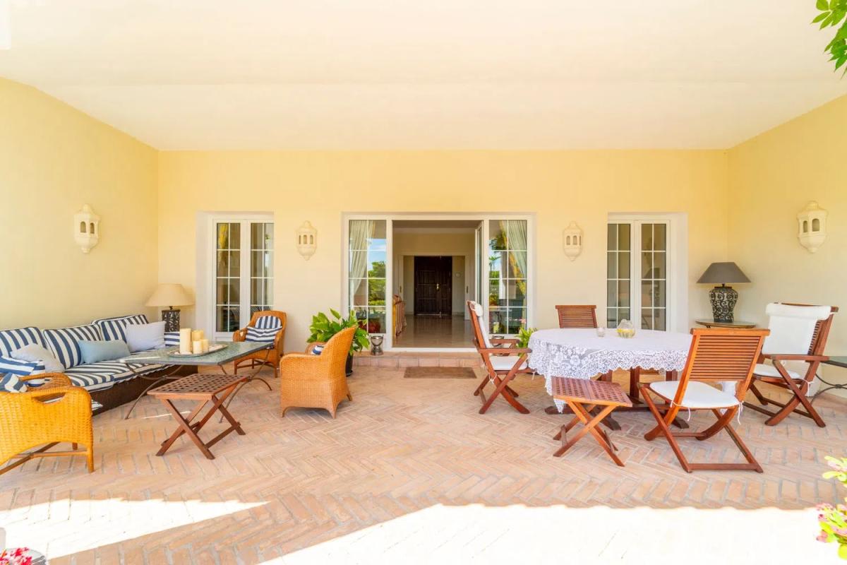 Sprzedaż niezależnego domku jednorodzinnego w Calle Cactus, 393, Estepona photo 3