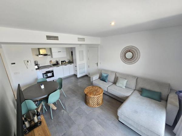 Apartment for sale in  Calle Pico Alcazaba, 6, Estepona photo 2