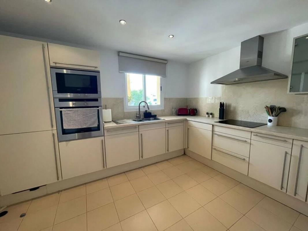 Продажа квартиры на Barrio Benatalaya, Эстепона
 photo 3