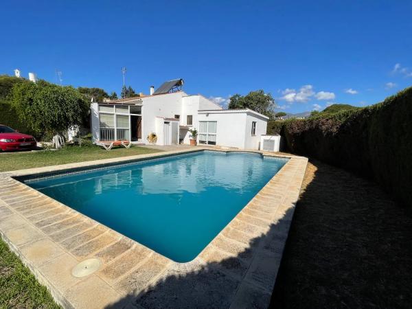 Detached villa for sale in  Barriada el Velerín, 4, Estepona photo 1