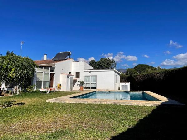 Detached villa for sale in  Barriada el Velerín, 4, Estepona photo 2