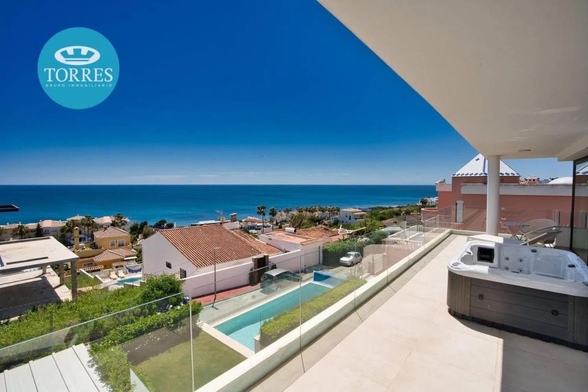 Sprzedaż niezależnego domku jednorodzinnego w Calle del Molino, Estepona photo 2