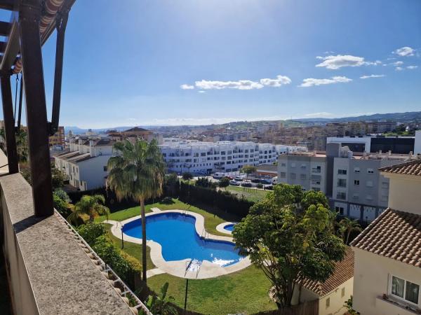 Duplex en venta en Barrio Sierra de Estepona-Avda de Andalucia, Estepona photo 1