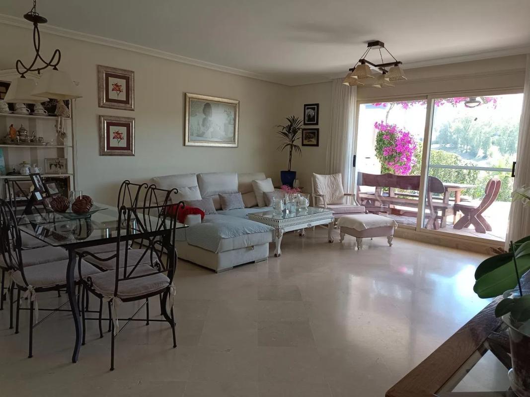 Sprzedaż niezależnego domku jednorodzinnego w  Barrio Estepona Golf, Estepona photo 2
