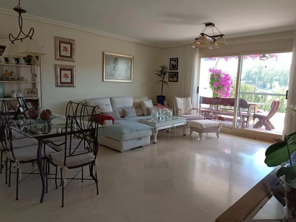 Wolnostojąca willa na sprzedaż w  Barrio Estepona Golf, Estepona photo 2