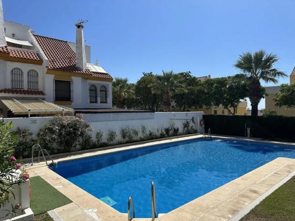 Detached villa for sale in  Calle Principe Felipe, Estepona photo 1