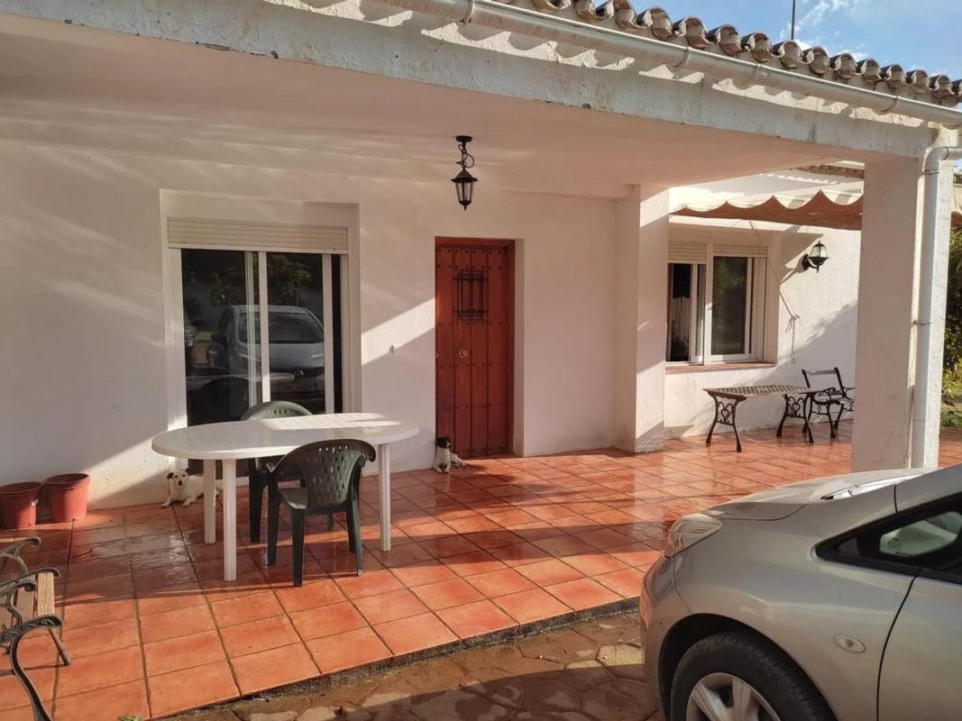 Venta de chalet independiente en Calle del Mediterráneo, Estepona
photo 1