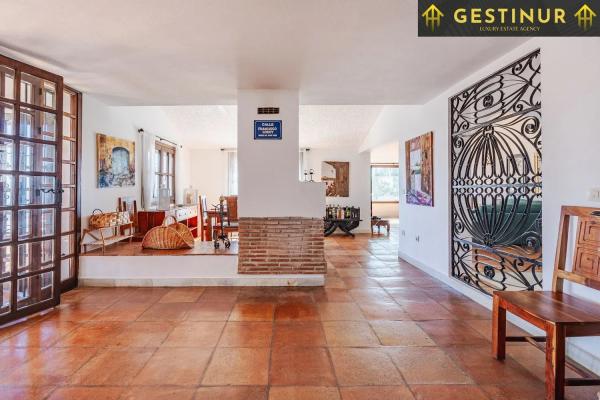 Wolnostojąca willa na sprzedaż w  Bahía dorada, 9, Estepona photo 3