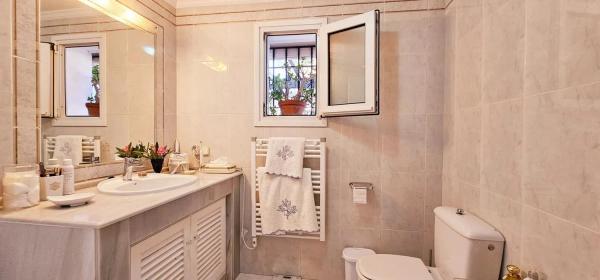 Detached villa for sale in  La Gaspara s/n, Estepona photo 3