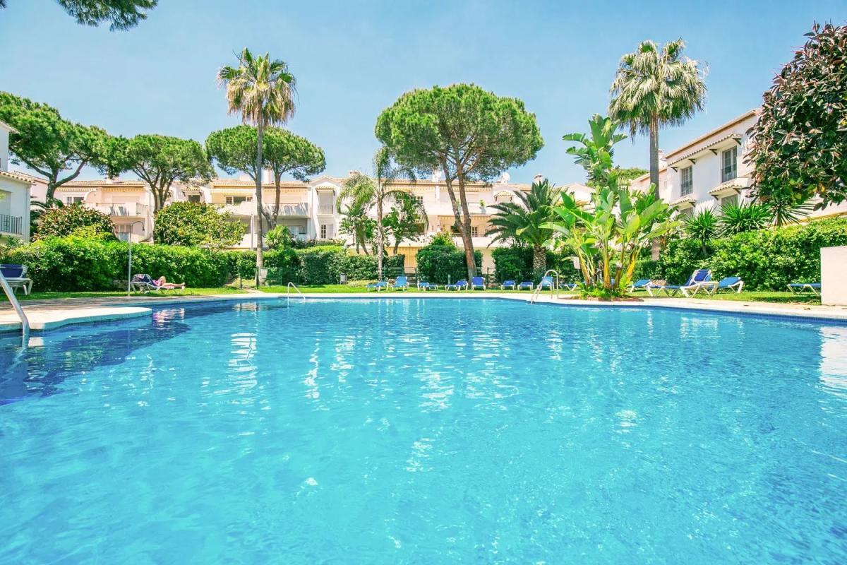 Sale of apartment in Calle Andalucía, Estepona
photo 1