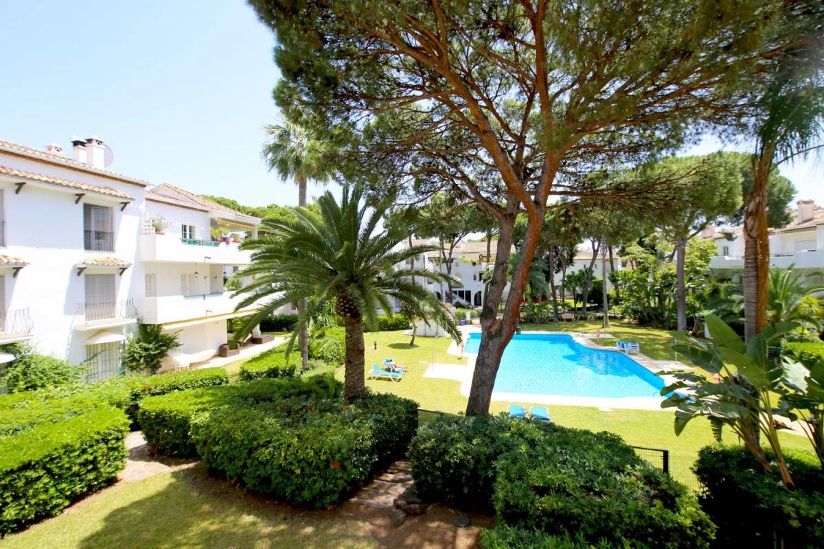Sale of apartment in Calle Andalucía, Estepona
photo 4