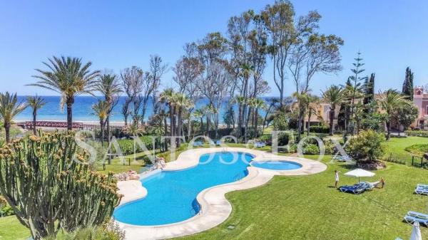 Detached villa for sale in  Barrio El Velerín, Estepona photo 1