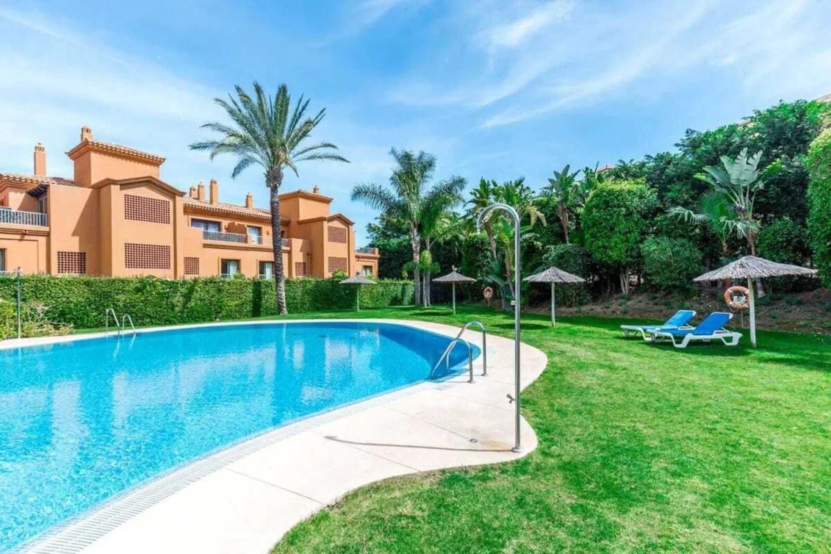 Sprzedaż mieszkania w Urb Benatalaya, sn, Estepona
photo 1