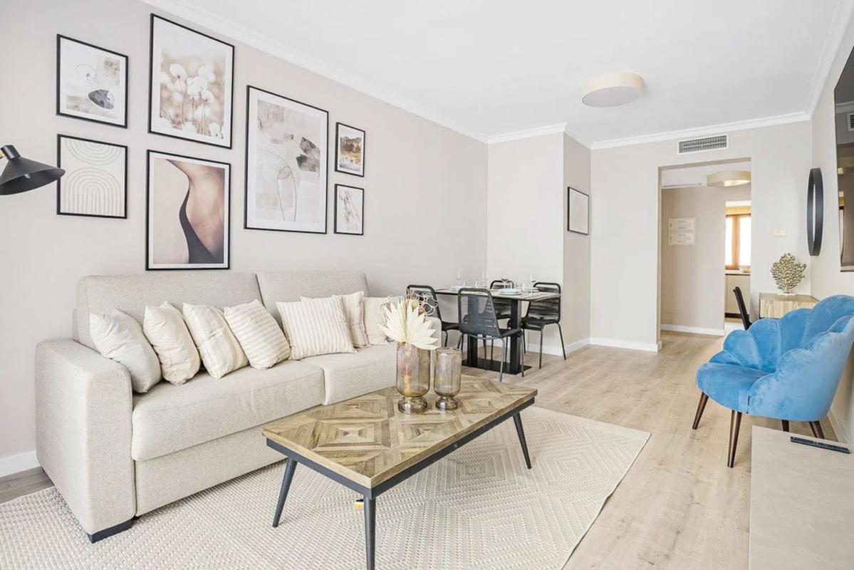 Sale of apartment in Barrio Paraiso-Barronal, Estepona
photo 2