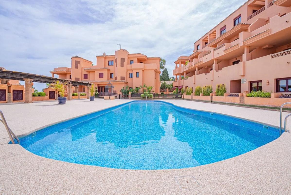 Sale of apartment in Barrio Paraiso-Barronal, Estepona
photo 3