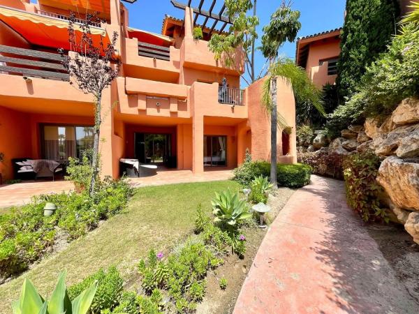 Mieszkanie na sprzedaż w Calle Merión, Estepona photo 1