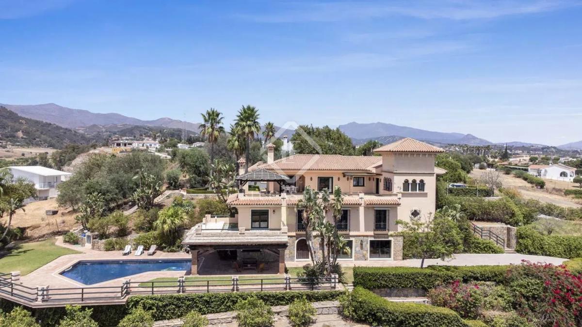 Venta de chalet independiente en Cerro Alonso Diaz, Estepona
photo 2