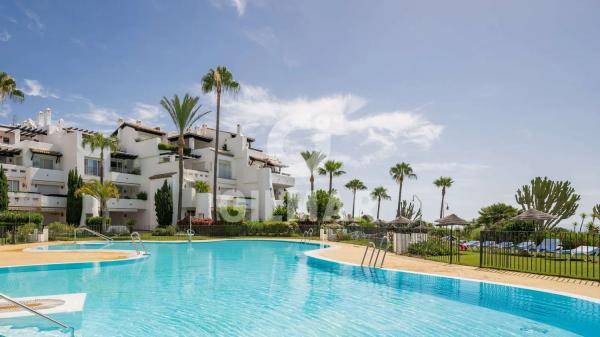 Mieszkanie na sprzedaż w Calle Trajano, Estepona photo 1