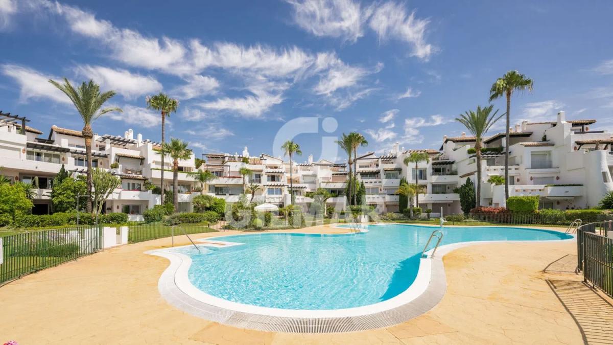Venta de piso en Calle Trajano, Estepona
 photo 2